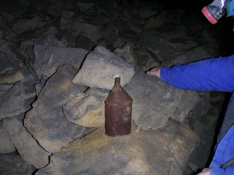 bfs_b12ironbottle.jpg - An old iron bottle, how interesting.