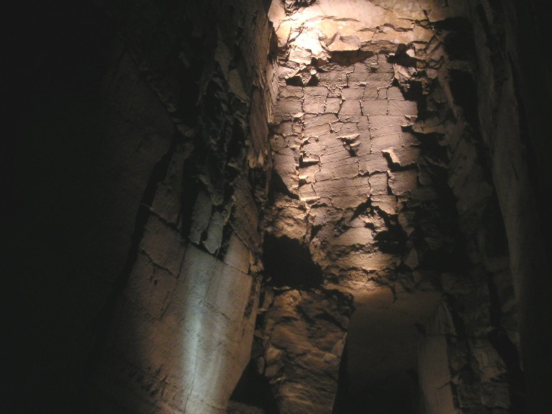 bfs_cath1.jpg - The passage that we came out of when entering the Cathedral Chamber, it looks like something out of the pyramids.