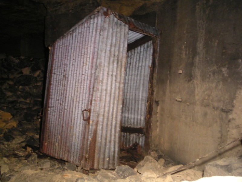 bfs_thehut.jpg - The iron hut, nothing was inside.