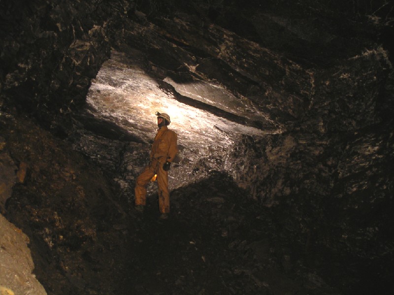 bh_compshalechamber3.jpg - Another view of the shale chamber.
