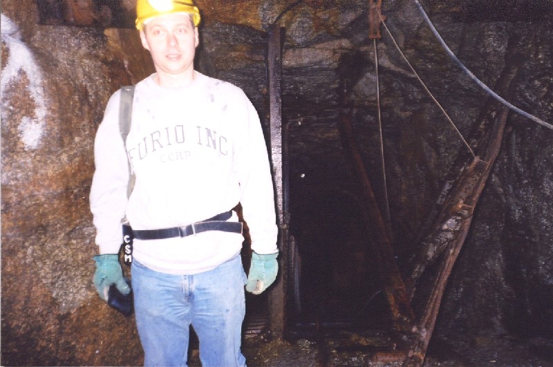 camborne2.jpg - This part of the mine was a gold digging mock up.