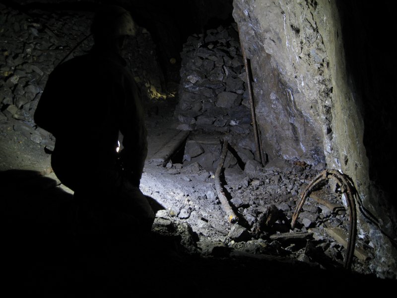 58_hbstopes_archformer&shaft.jpg - Arch former and yet another ore chute and manway.