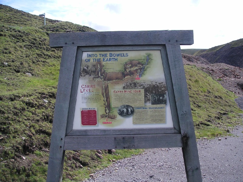 cl_infosign2.jpg - The sign giving details of the Carr's Show Mine Trip and some basic history.