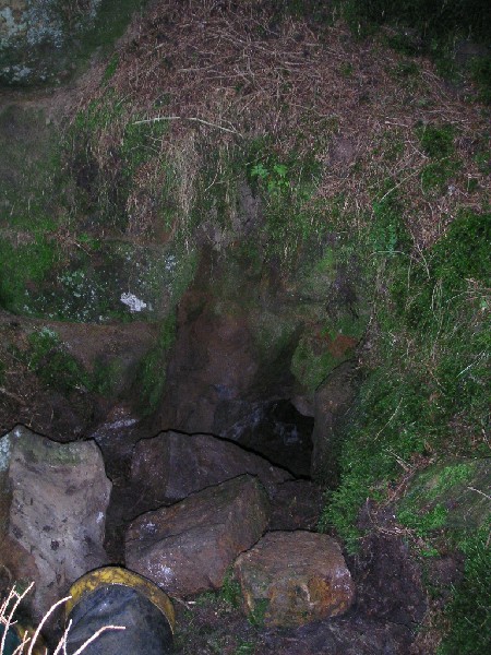 ul_dowgang_entrance.jpg - The entrance to the level, when first found it was choked up with large rocks.