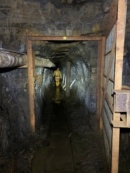 IMG_0154.jpg - Through the gate.