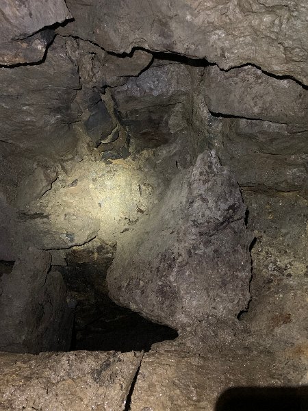 IMG_0159.jpg - Way on and more loose rocks, death by spar.....