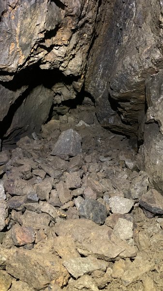 IMG_0163.jpg - Stope below the current forehead of digging.