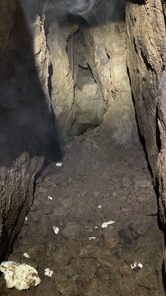 IMG_0168.jpg - Stope below the current forehead of digging.