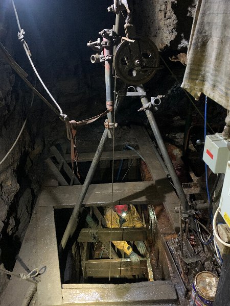 IMG_0181.jpg - Shaft top on the Firestone Level.