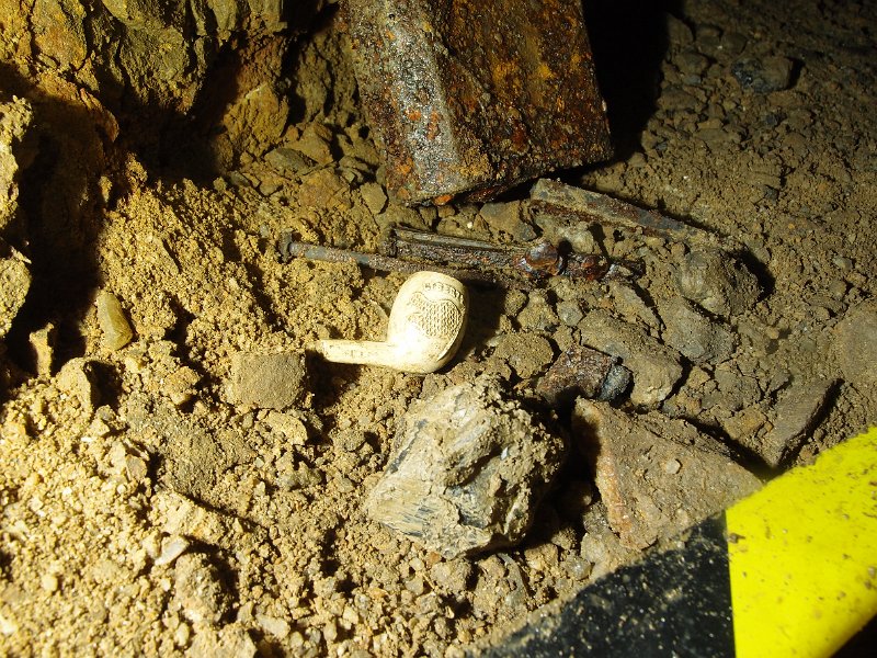 P8063940.JPG - Pipe bowl closeup.