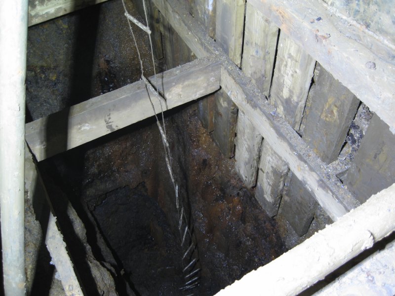 IMG_1360.jpg - Timber shaft collar.