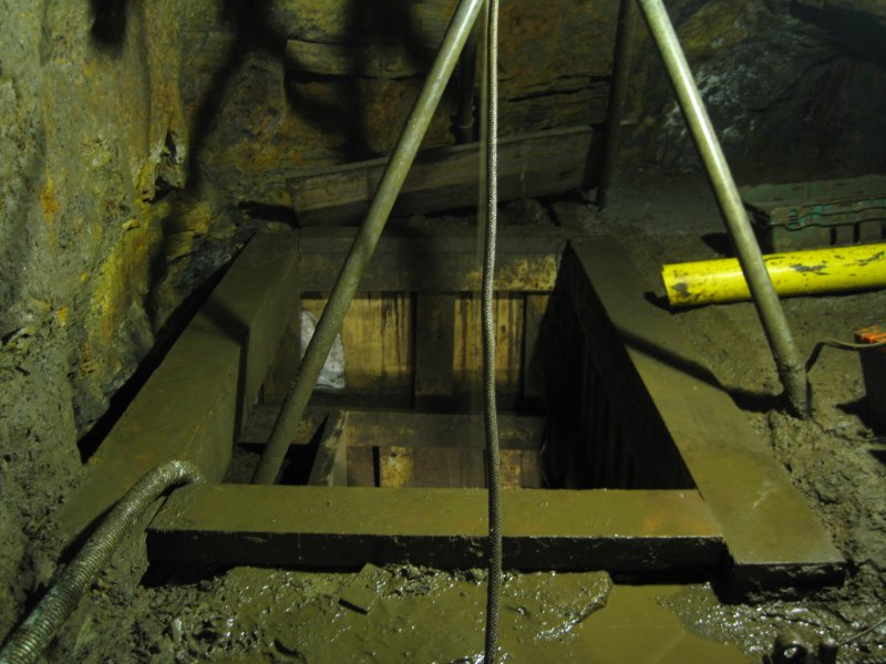 Img_3478.jpg - The tidy shaft collar, just a bit more concreteing to do on the left.