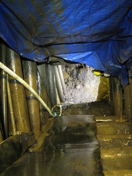 Img_5903.jpg - Looking down to the bottom face of the shaft.