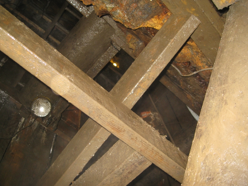 IMG_3150.jpg - Timber supports at the start of the angled section of shaft.