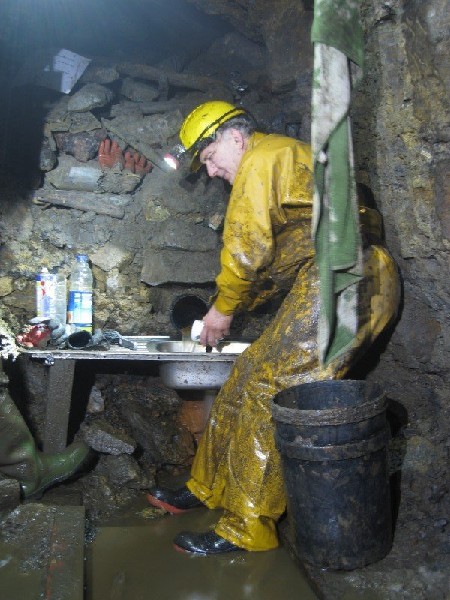 IMG_2767.jpg - Washing up for lunch.