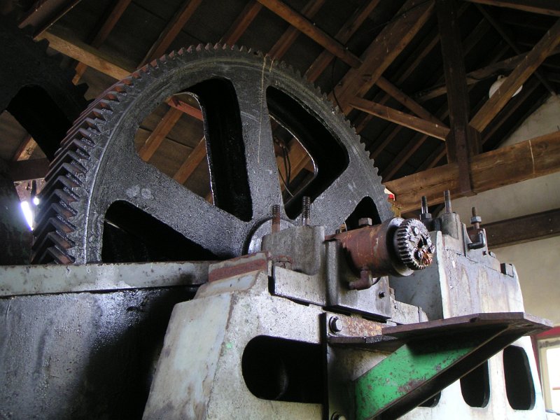 PICT6183.jpg - Wheel inside the stripped winder engine block. Old Drawing Shaft Winder House.