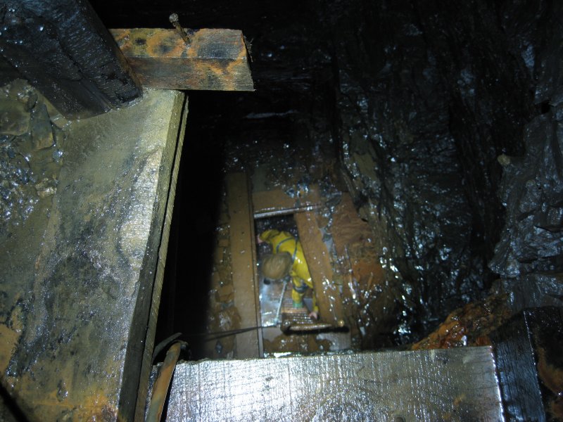 IMG_1719.jpg - Looking down the shaft.