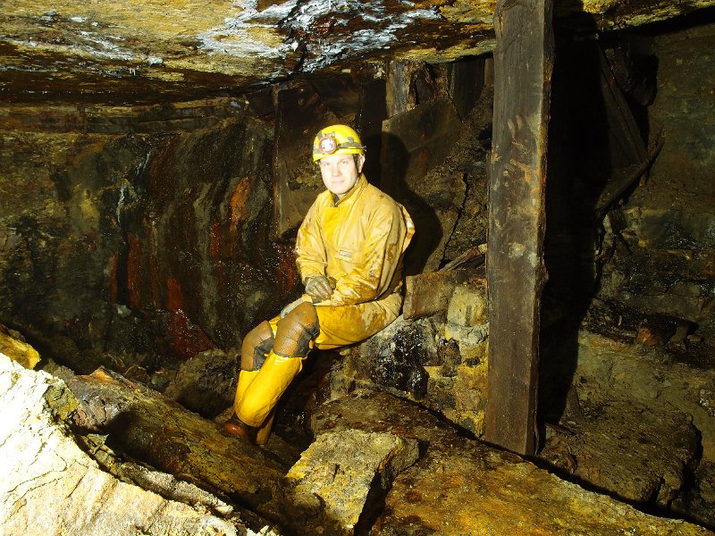 P5083608.JPG - Twin hopper arrangement in the loop.