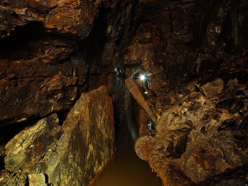 P5083616.JPG - Slabs from the roof.