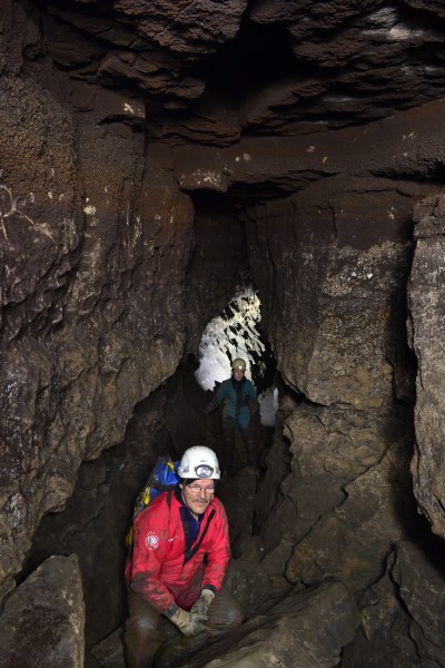 DSC_0553.JPG - Passage way in the caverns. Photo by Karli.