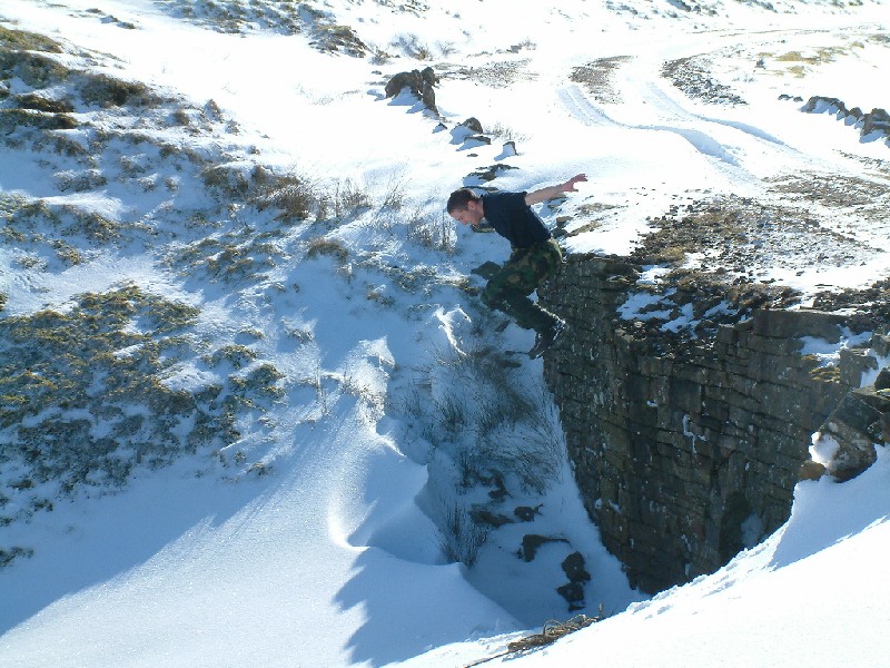 snowtrip_27.jpg - Karli doing some adlib drift jumping.