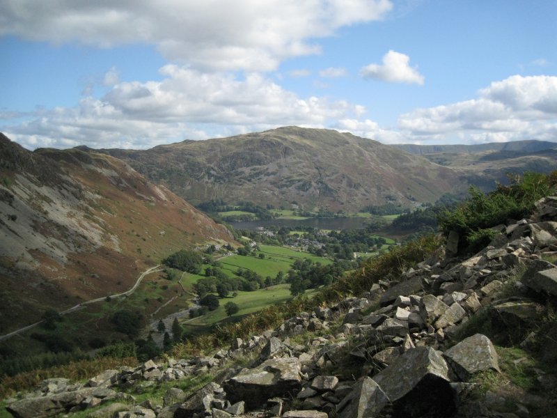 03_view2ullswater.jpg - Wonderful day to be out and about. View towards Ullswater from the crags.