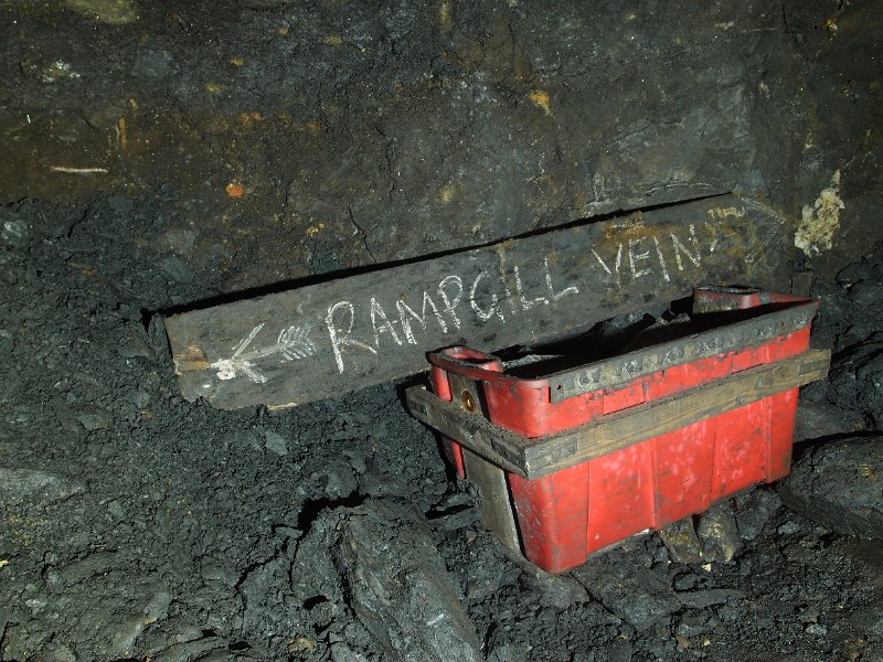 PA235394.JPG - A very nice touch with the sign.