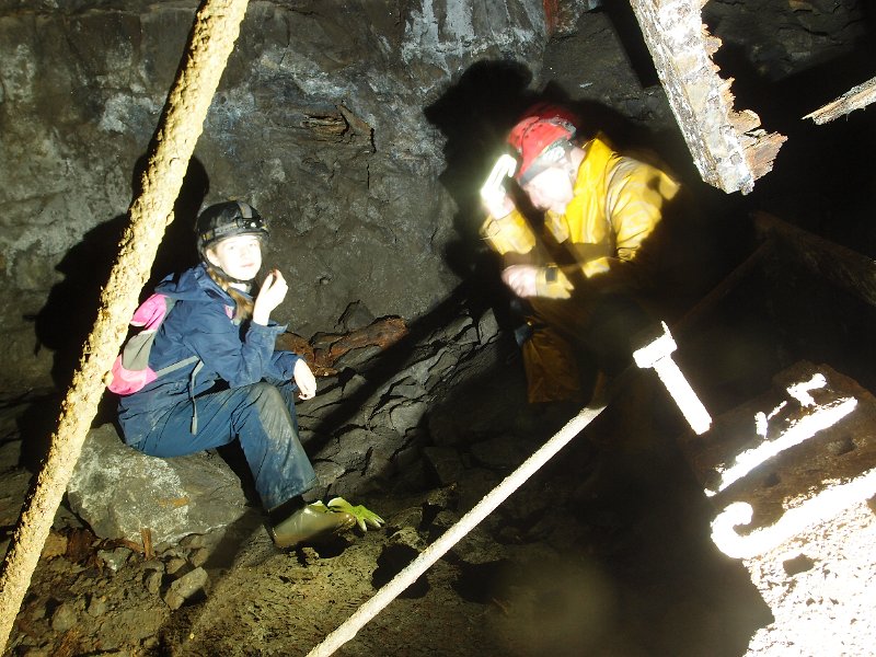 PA235395.JPG - Lunch by the horse gin in Scaeburn.