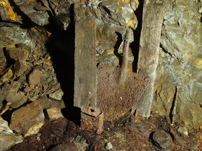 PB124685.JPG - Artefact close up.