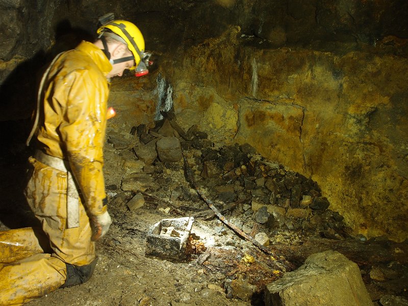 PB124697.JPG - Wooden box to the side of the main level.