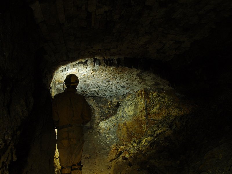 PB124705.JPG - Wide arching.