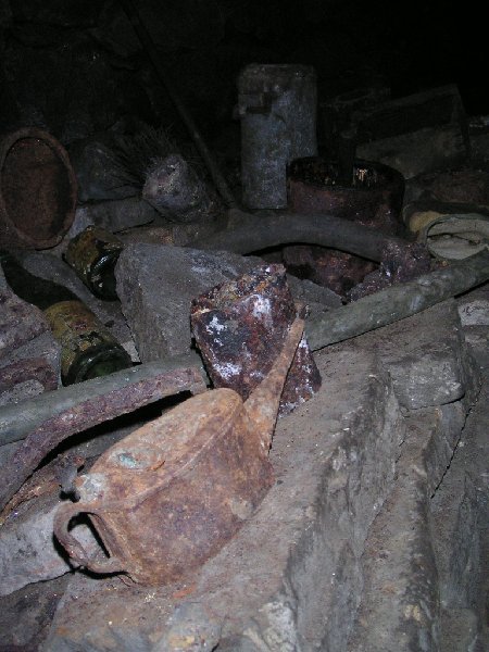 Pict0008.jpg - Artifacts in the workings.