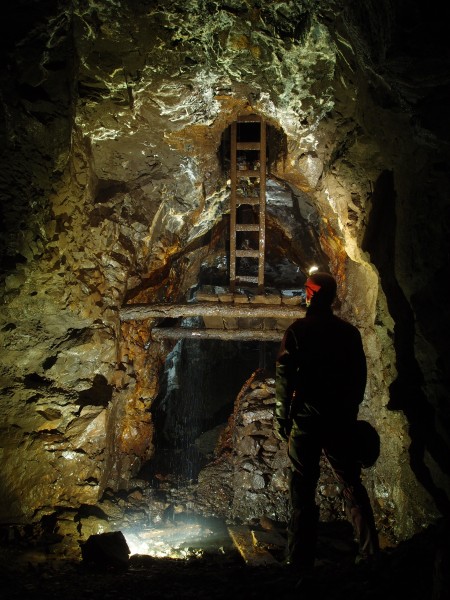 P7242991.JPG - Laddered platform and rise into higher stopes. Above the Middlecleugh 2nd Sun Vein.