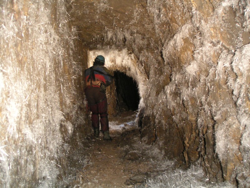 sc_grotto_sublevel1.jpg - Bingo, the Santas Epsomite Grotto.