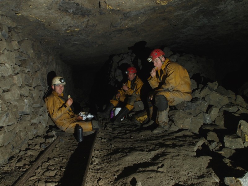 P7246226.JPG - Lunch in Incline Flats.