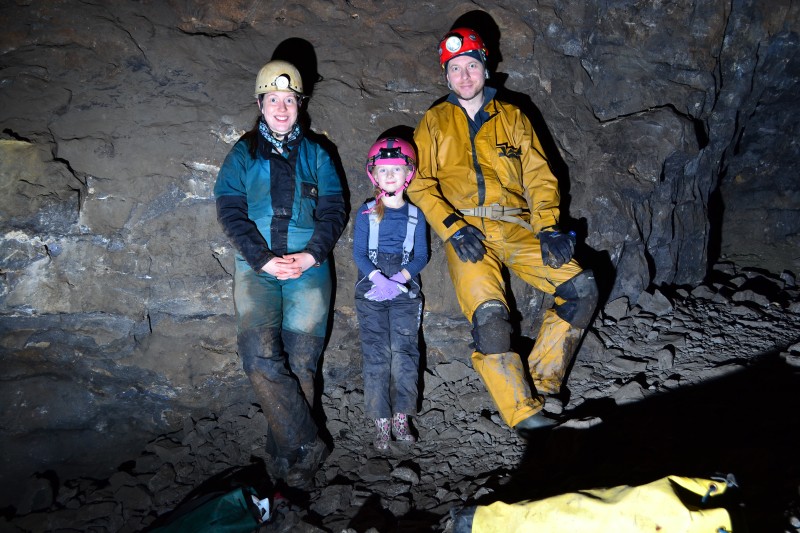 DSC_0283.JPG - At the slope to Gully Back Cross Cut, everyone happy.