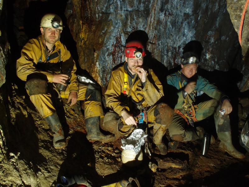 P5243024.JPG - Lunch in the second sublevel.