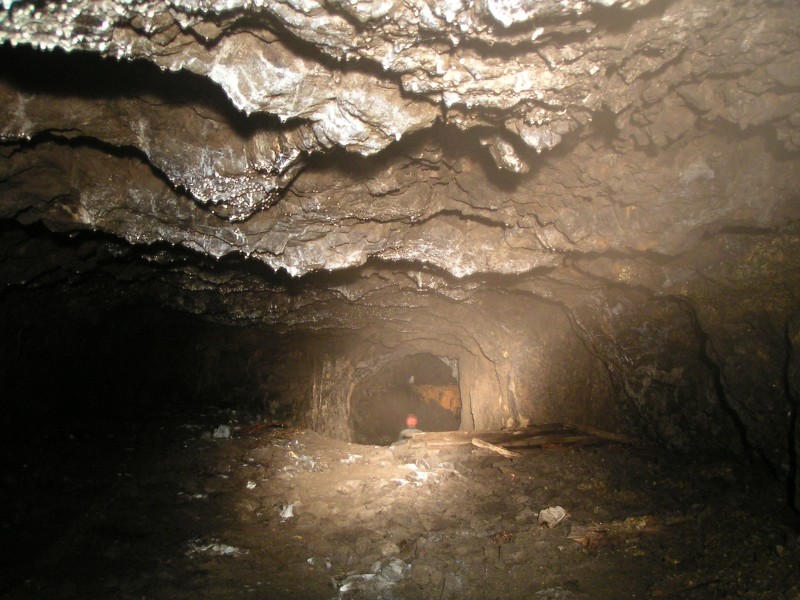 sc_sublevel2_stopecontinuation.jpg - Back on the main stope and the continuation. This was as far as we explored.