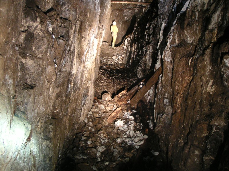 sc_stopes_middlecleugh_northvein3.jpg - A view along the stope.