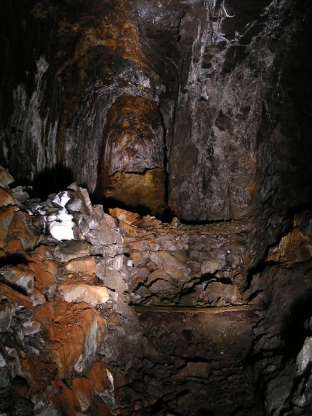 sc_middlecleughvstope.jpg - Towards the back end of the stopes under Smallcleugh Horse Level on the Middlecleugh Vein.