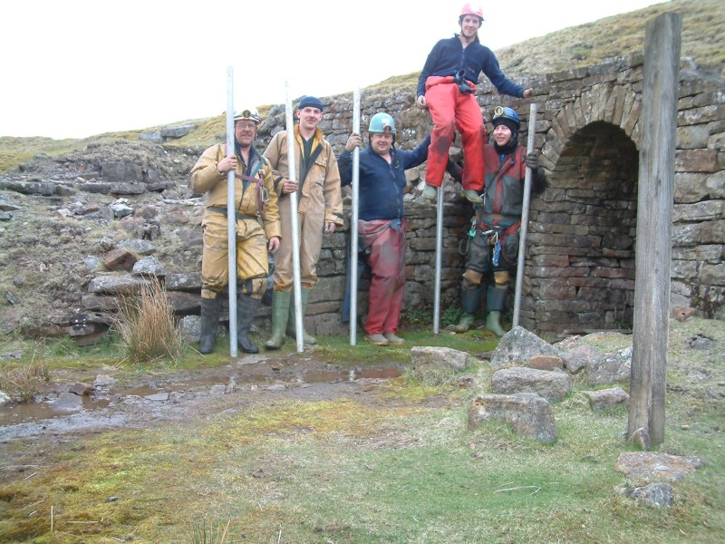 sc_maypoletrip_end1.jpg - End of the trip, before anyones mind runs away, Ambrose is sat on the tee section that is on the pole.