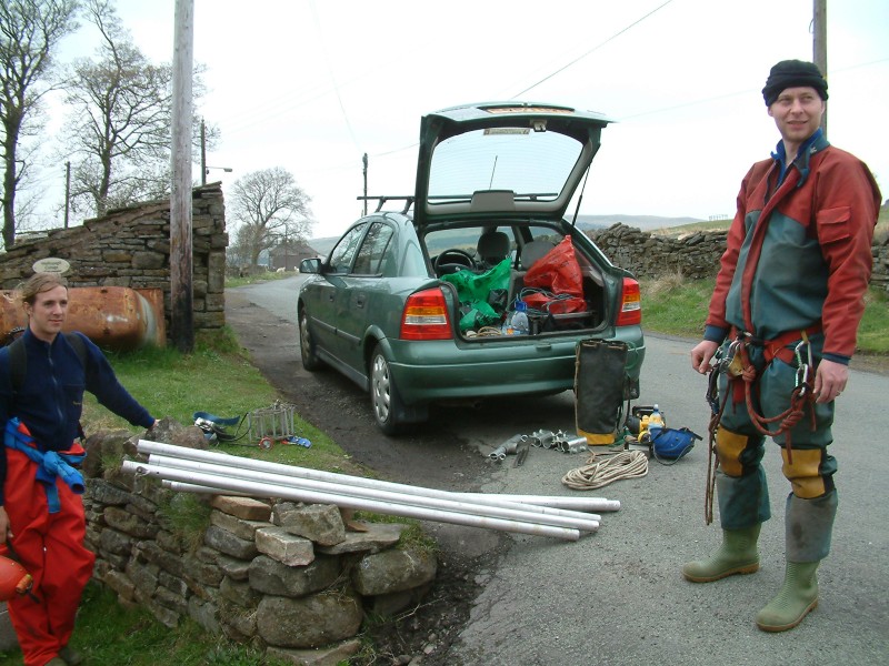 sc_maypoletrip_prep1.jpg - Getting ready for the days fun.