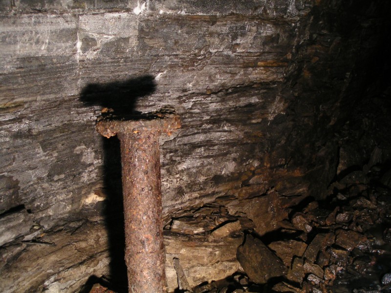 sc_hsbottom_cappedairpipe.jpg - This air pipe has a sealing cap on it, none of us had seen one before.