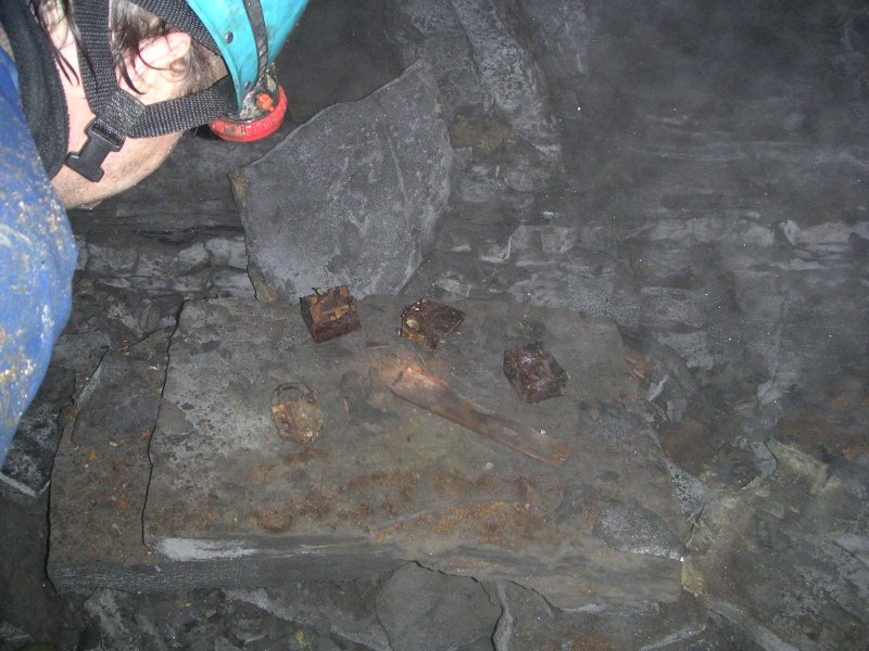 Pict0016.jpg - Detonator boxes all round and even an old squire padlock.