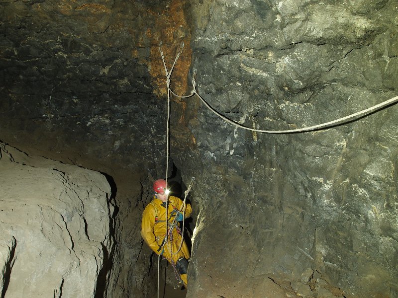 P3053325.JPG - Just passed the re-belay.