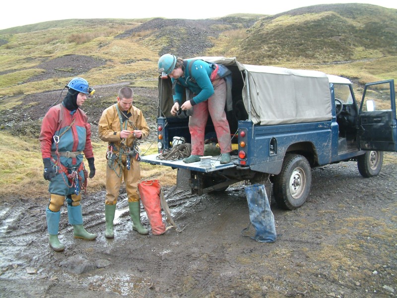 sc_gettingready_1.jpg - Sorting out equipment...