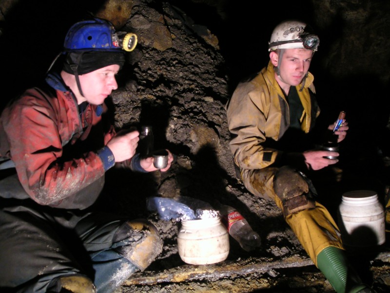 sc_carrs_longcleughvlunch.jpg - Lunch at Carr's and Longcleugh junction.