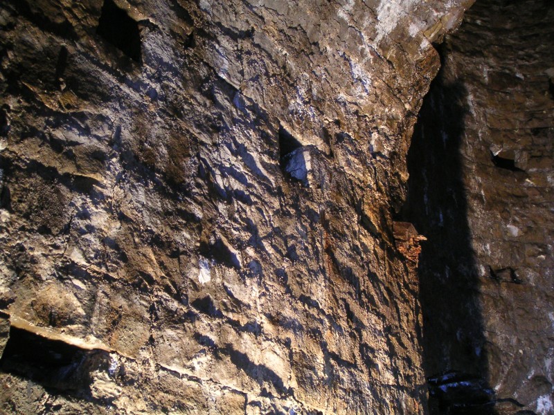 sc_barronsump_22m_alcove.jpg - Some of the slots for timber in the alcove.