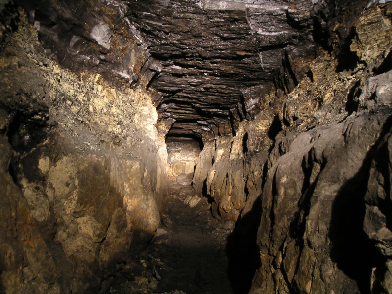 sc_xvein_passage.jpg - View along the Smallcleugh Cross Vein, horse level.