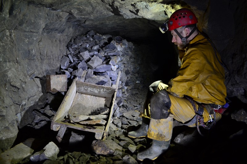 DSC_0787.JPG - Wheel barrow.